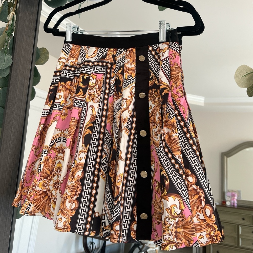 Multi-coloured pleated midi skirt #midiskirt